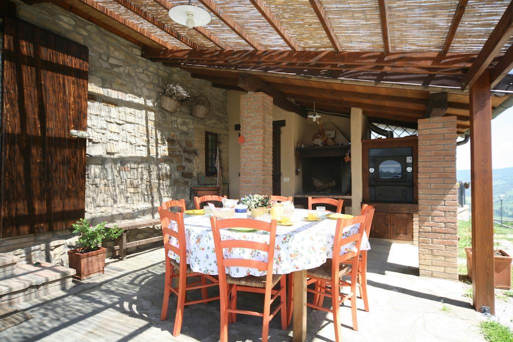 Agriturismo Monte Valentino Pietralunga  Buitenkant foto